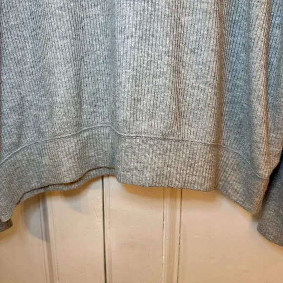 OFFLINE by Aerie Thumbs Up Ribbed Raglan Top - Heather Gray - Picture 5 of 7